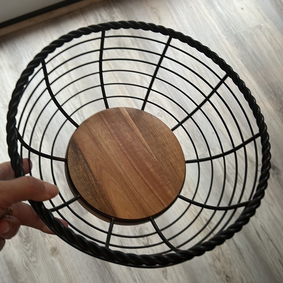 SOLD! Rope Round Fruit Storage Basket Preloved ❤️ - Picture 2 of 8